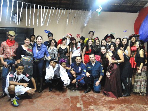 Retiro em Piraputanga reuniu  mais de cem jovens e adolescentes